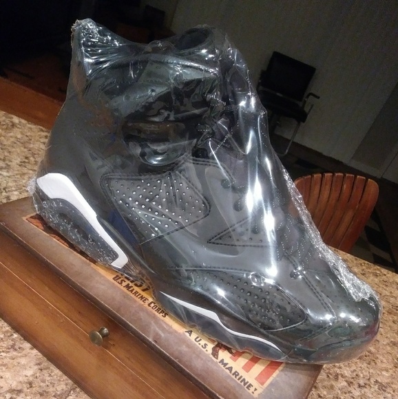 All different kinds of of tennis shoes - Picture 8 of 8